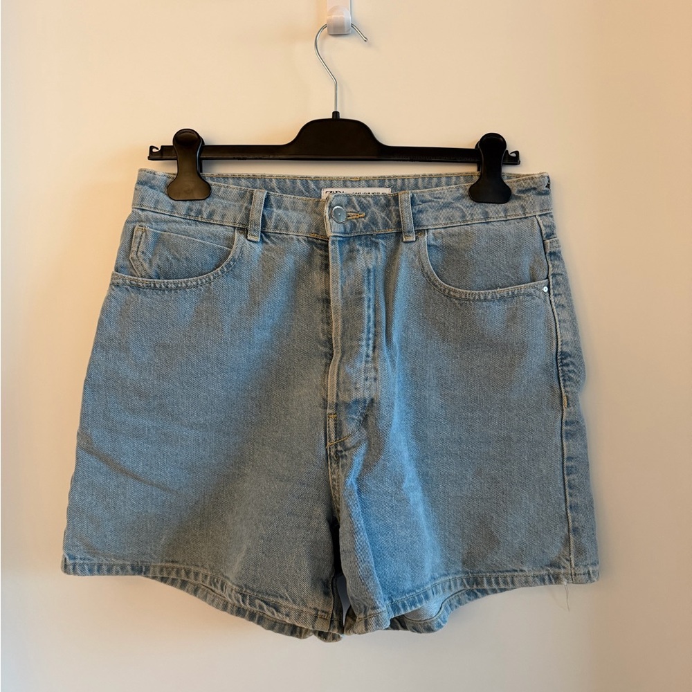 Zara Light Wash Denim Shorts
